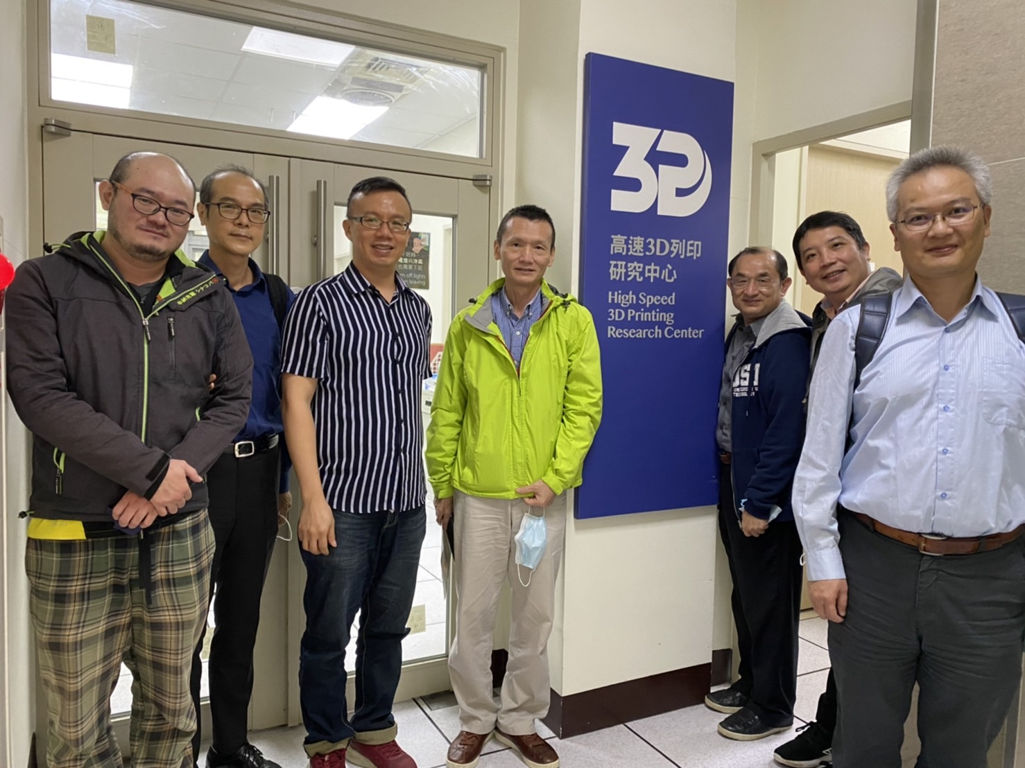 環鴻科技 王國樑副總率領兩位經理參訪並洽談產學合作計畫